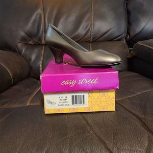 Easy Street Women's Fabulous Pump,Pewter,6.5 M US